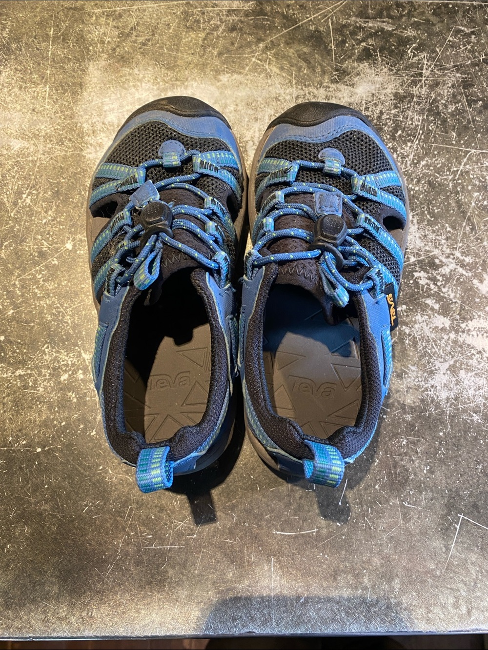 Kids Teva sandals size 10 or 11?